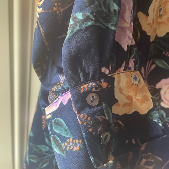 🎉$10 SALE! Lost+Wander navy floral mini - Picture 10 of 10